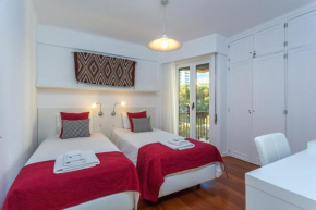Гостиница Baia Cliff View II apartment  Фуншал